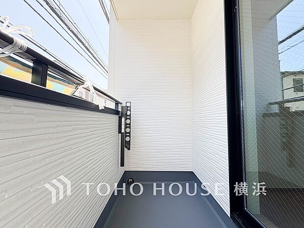 お部屋にも爽やかな風と暖かく柔らかな日差しが差し込み、毎日の暮らしを豊かに彩ります。