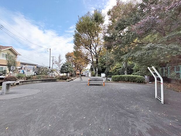 高舟台第二公園　140m　お子様の遊び場や、日々のリフレッシュに最適な開放感あふれる公園です 。 