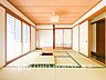 和室：畳の香りに癒され、和の空間を感じることのできる落ち着きある一部屋です。