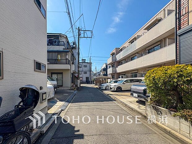 子育て環境、生活利便に優れた住環境に立地し、ゆとりある生活が送れます。（2026年4月撮影）