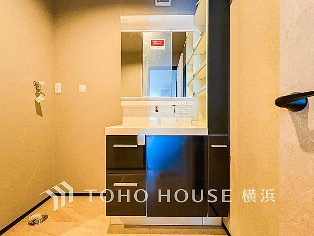 ご家族の1日が始まり、1日の終わりを締めくくる洗面空間。