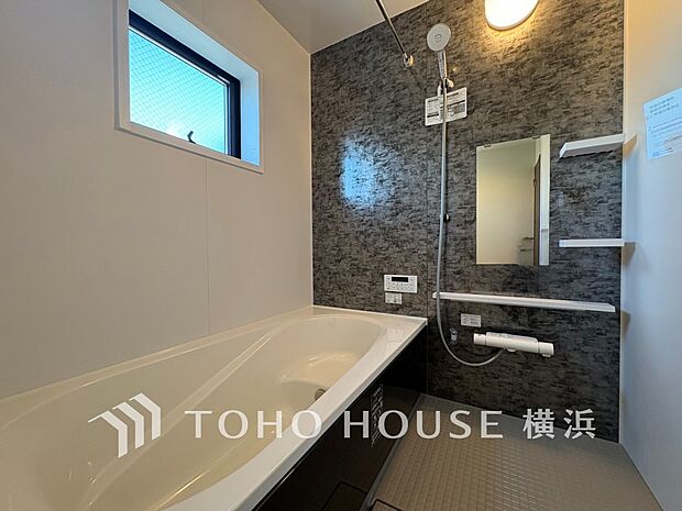 一日の疲れが癒される優雅な時間を堪能できるゆとりあるバスルームです。