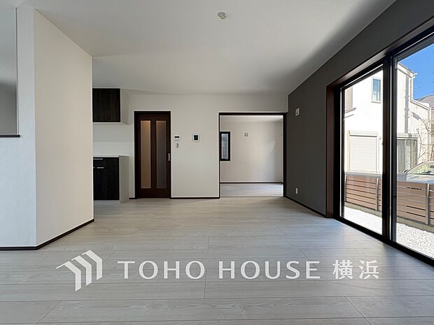 開放感あるリビングダイニング。ご家族とのんびりしたひと時を過ごせますね。