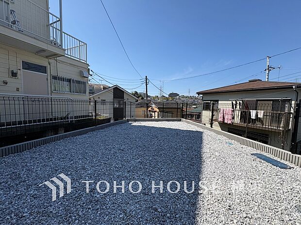 たっぷり降り注ぐ日差しの下バーベキューを楽しんだり、大切な家族やペットと楽しい休日を。