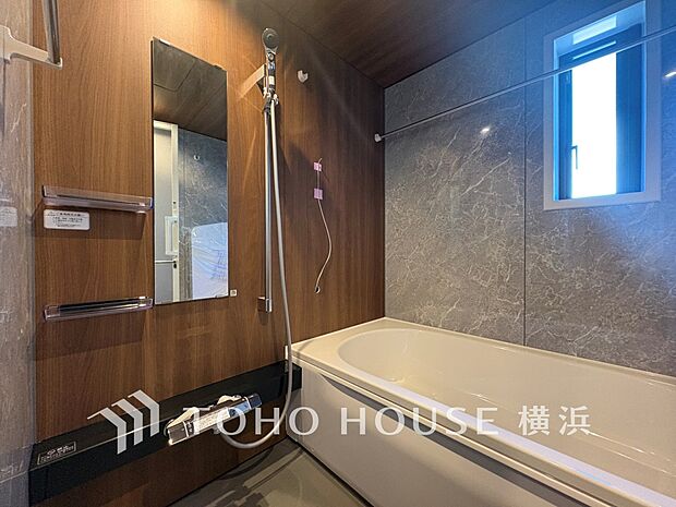 一日の疲れが癒される優雅な時間を堪能できるゆとりあるバスルームです。