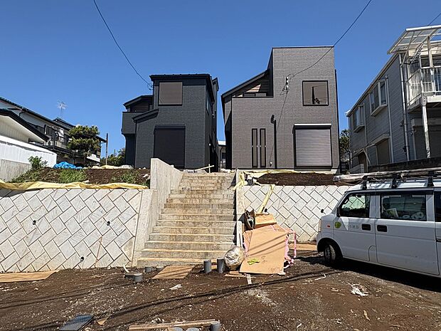 十分な広さのカースペースは、お車2台分の広さがあります。