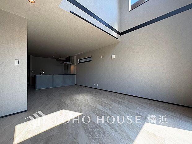 忙しい朝でも、しっかり家族が揃って食事をして頂けるゆとりある大きさのダイニングスペース