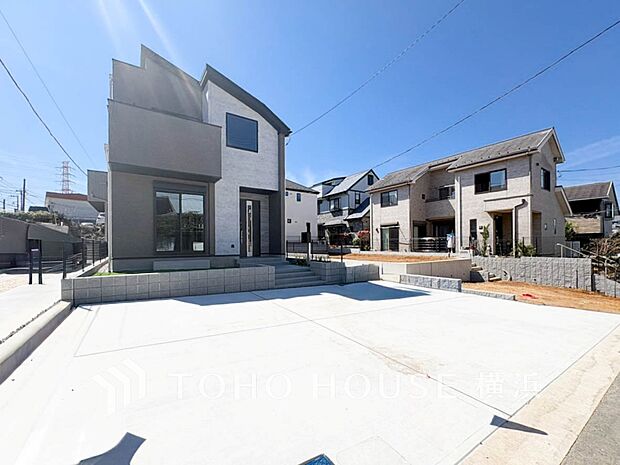 十分な広さのカースペースは、お車2台分の広さがあります。