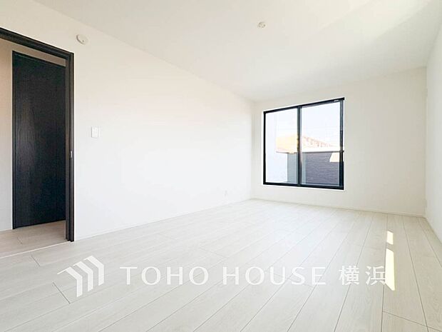 通風・採光にも優れ、心地よい光と風があふれています。