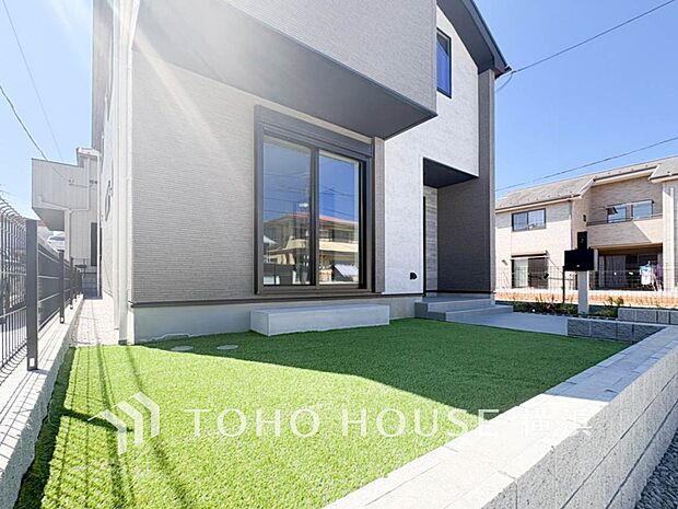 毎日の暮らしの中に癒しを与えてくれるお庭スペース。