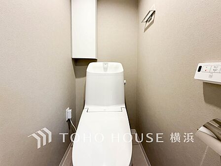 清潔感溢れるトイレ。落ち着いた空間で安らぎのひとときをお過ごしいただけます。