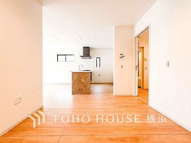 話に夢中になりすぎて、ついつい時を忘れてしまう。そんな束の間の幸せを感じさせてくれる場所。