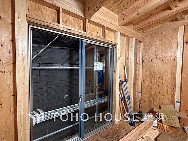 心地よい光と風があふれています。プライベートな自分時間を快適に過ごせるお部屋。