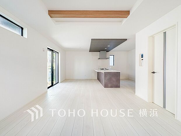 家族と過ごす時間を大切にしたい方にぴったりの明るくゆとりある住空間です。