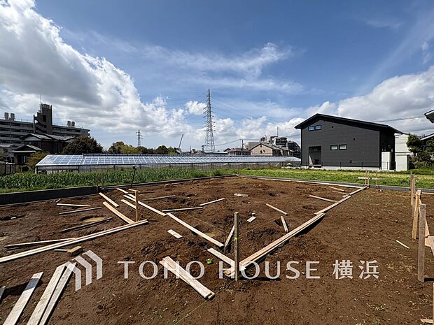 暖かな陽光と爽やかな風がハーモニーを奏でる上質な空間を愉しむ暮らし。(2026年4月撮影)