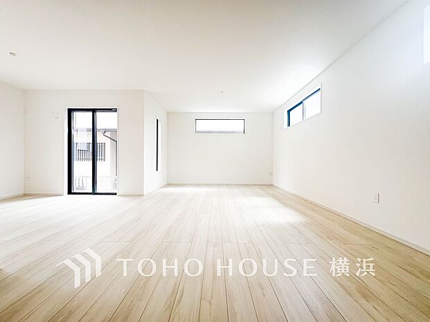 家族みんなが爽やかに健やかに過ごせるように、溢れる光をたっぷり取り込んだリビング。