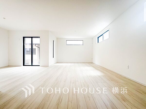 家族みんなが爽やかに健やかに過ごせるように、溢れる光をたっぷり取り込んだリビング。