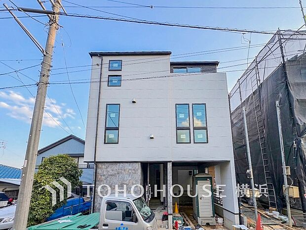 良質な環境に暮らす永住の邸がここに誕生します。（2026年4月撮影）