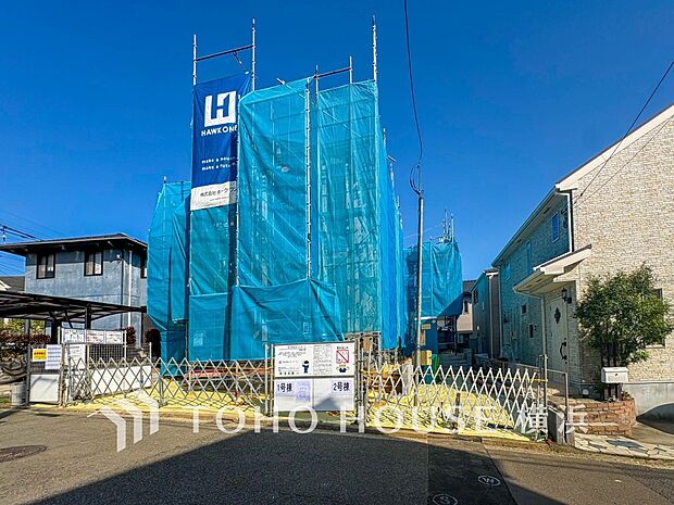 十分な広さのカースペースは、お車2台分の広さがあります。（2026年4月撮影）