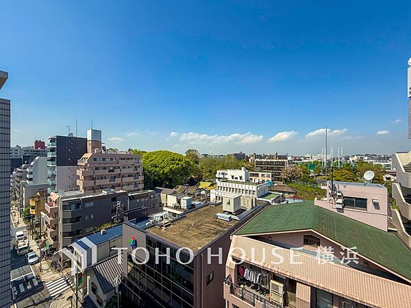 開放的で気持ちの良い眺望と青い空を満喫できます。