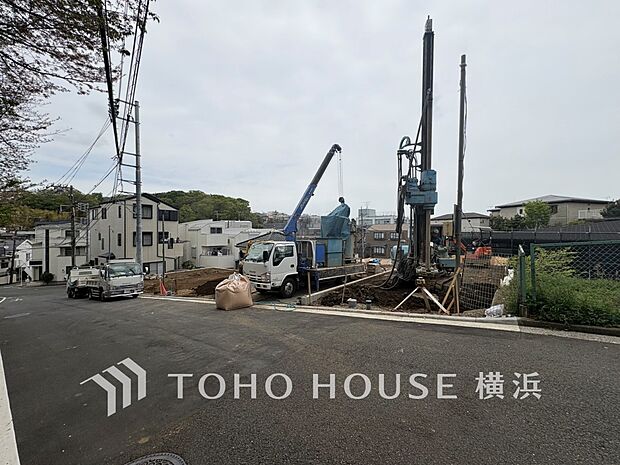 良質な環境に暮らす永住の邸がここに誕生します。（2026年4月撮影）