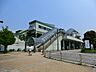 周辺：六会日大前駅　2800m　小田急電鉄江ノ島線。横浜駅まで電車で約40分、新宿まで約1時間という立地です。 