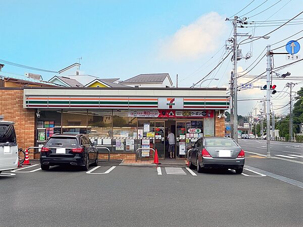 セブン-イレブン 横浜保土ヶ谷2丁目店　220m　24時間営業。近くにあるとちょっとした買い物にも便利ですね。
