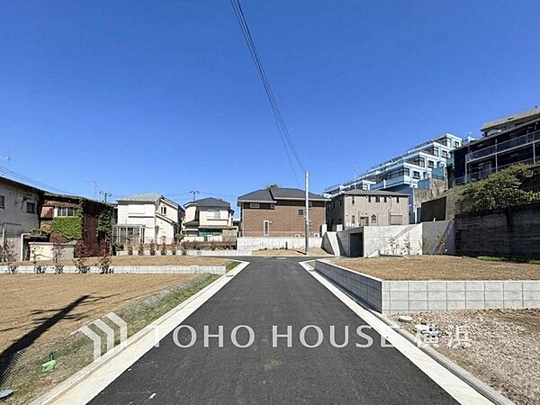 永住の地にふさわしい利便性と住環境を兼ね備えたお住まい。（2026年4月撮影）