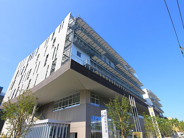 横浜市港南区役所　1360m　平成29年3月に新庁舎に移転し、災害に強い建物で、環境に優しい設備になりました。