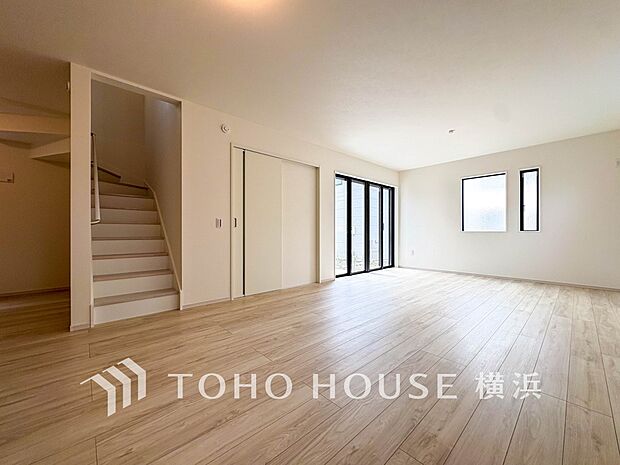 家族と過ごす時間を大切にしたい方にぴったりの明るくゆとりある住空間です。