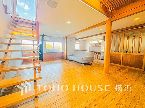 家族と過ごす時間を大切にしたい方にぴったりの明るくゆとりある住空間です。