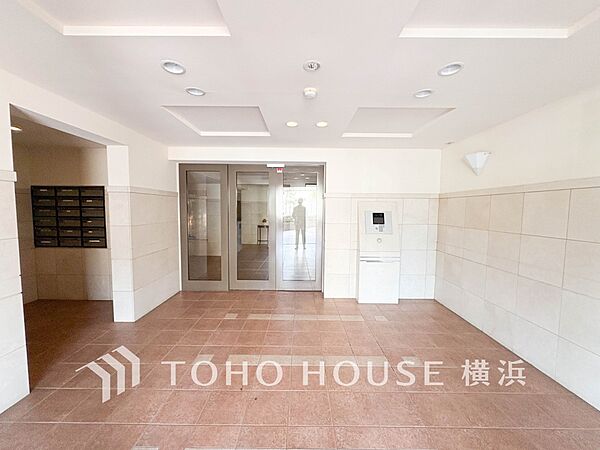 お住まいの顔となる玄関。住まう方のプライドを満たすクオリティを備えています。