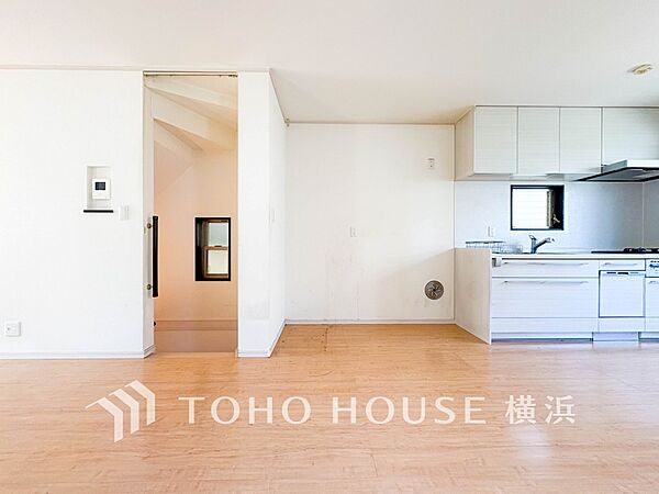 集いの場、憩いの場としての快適性を求めたやすらぎの空間です。