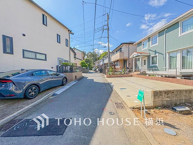 生活利便に優れた住環境に立地し、ゆとりある生活が送れます。（2026年4月撮影）