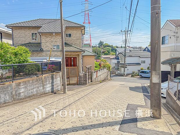 小学校が近く、お子様の通学も安心です。