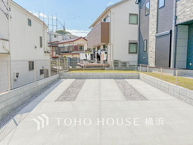 十分な広さのカースペースは、お車2台分の広さがあります。