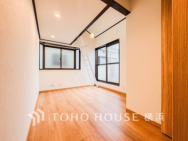 心地よい光と風があふれています。プライベートな自分時間を快適に過ごせるお部屋。