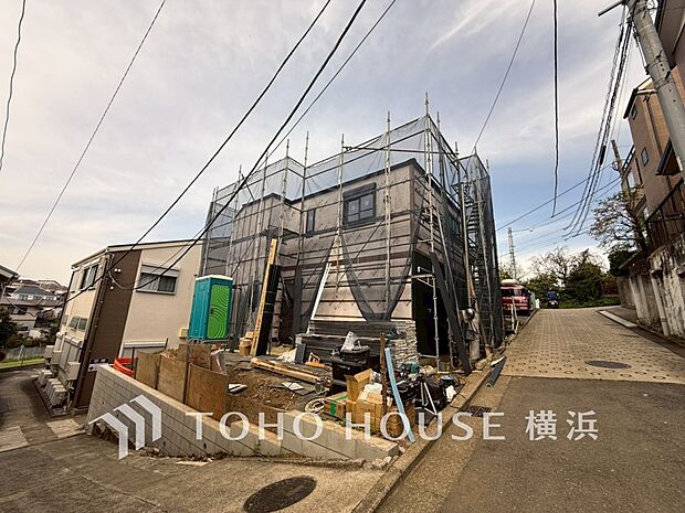 子育て環境、生活利便に優れた住環境に立地し、ゆとりある生活が送れます。（2026年4月撮影）