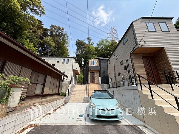敷地内に駐車スペースがあると、日々の暮らしのをスムーズに運ぶ事が出来ます。