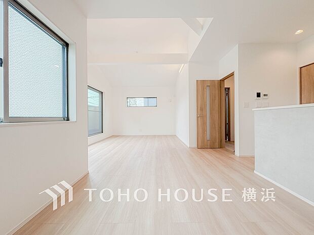 話に夢中になりすぎて、ついつい時を忘れてしまう。そんな束の間の幸せを感じさせてくれる場所。