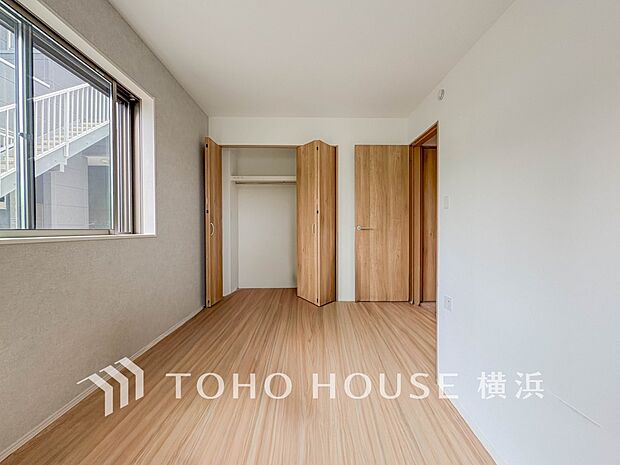 心地よい光と風があふれています。プライベートな自分時間を快適に過ごせるお部屋。