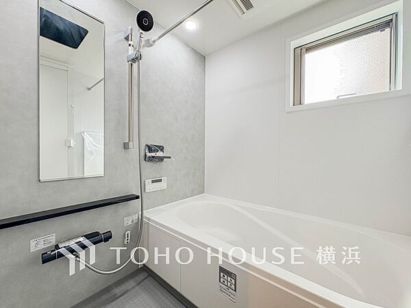 すっきりとした清潔感が感じられ、心身をリフレッシュできる寛ぎを深めてくれるスペースです。