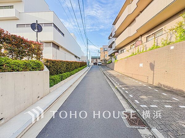 生活利便に優れた住環境に立地し、ゆとりある生活が送れます。