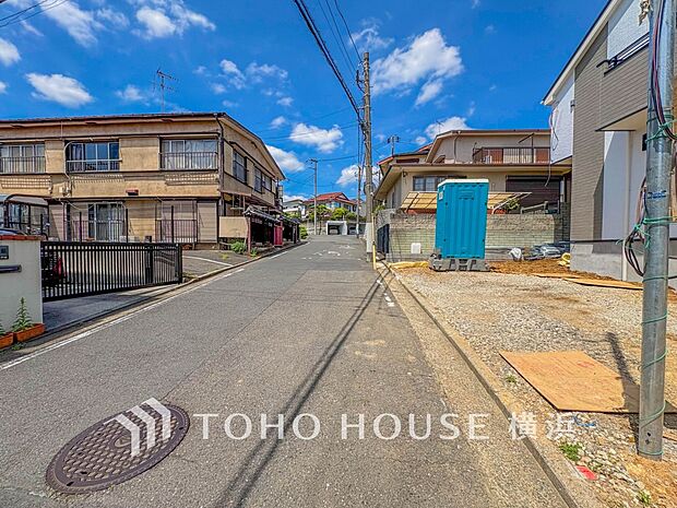 生活利便に優れた住環境に立地し、ゆとりある生活が送れます。（2026年4月撮影）