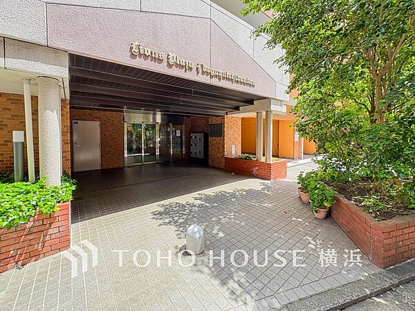 帰宅されるご家族や訪れる方を優しく迎え、安らぎに満ちた生活空間を予感させてくれます。