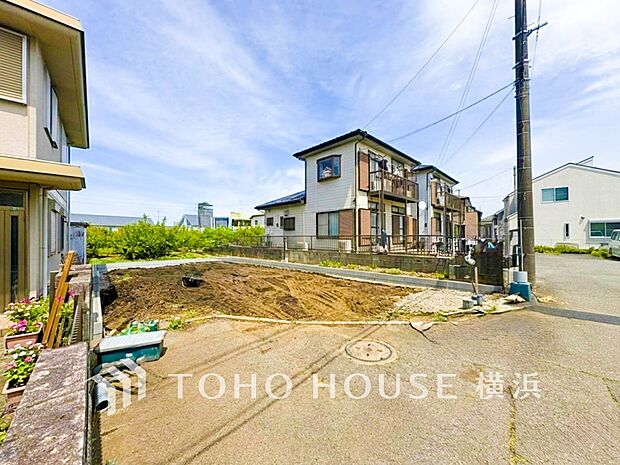 暖かな陽光と爽やかな風がハーモニーを奏でる上質な空間を愉しむ暮らし。（2026年4月撮影）