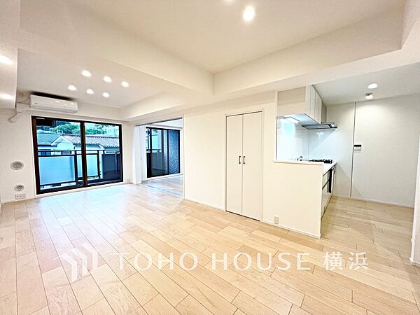 集いの場、憩いの場としての快適性を求めたやすらぎの空間です。