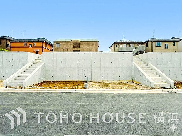 良質な環境に暮らす永住の邸がここに誕生します。（2026年4月撮影）