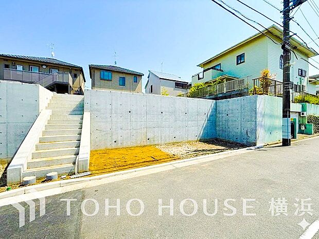 良質な環境に暮らす永住の邸がここに誕生します。(2026年4月撮影)