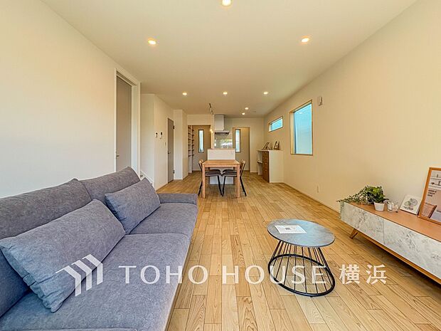 和やかで洗練された空間の演出。寛ぎとコミュニケーションを育む居心地のよい場所。